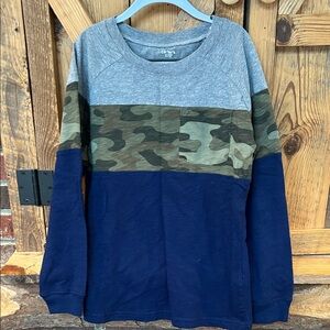 Boy’s Carter's youth long-sleeve color-block shirt gray, green,camo,blue size 10